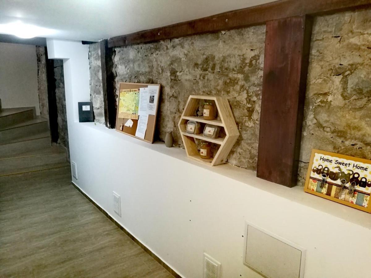 Honey I'M Home Apartments Veliko Tărnovo Esterno foto