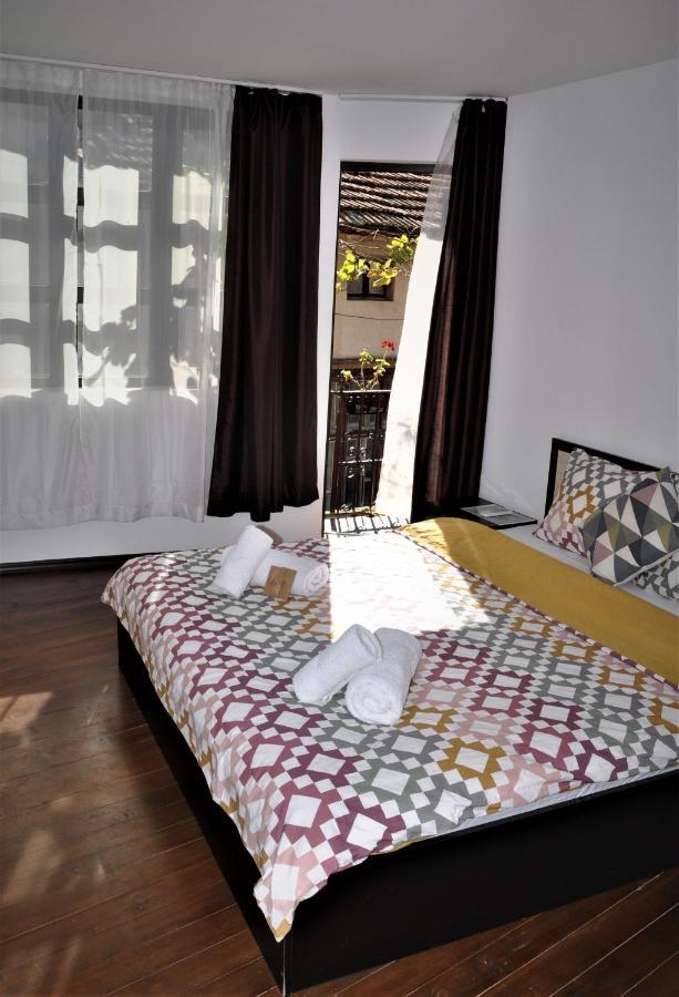Honey I'M Home Apartments Veliko Tărnovo Esterno foto