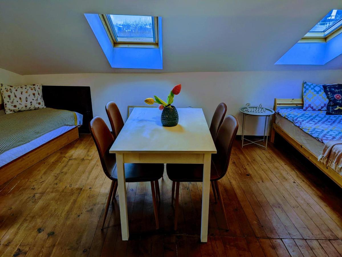 Honey I'M Home Apartments Veliko Tărnovo Esterno foto
