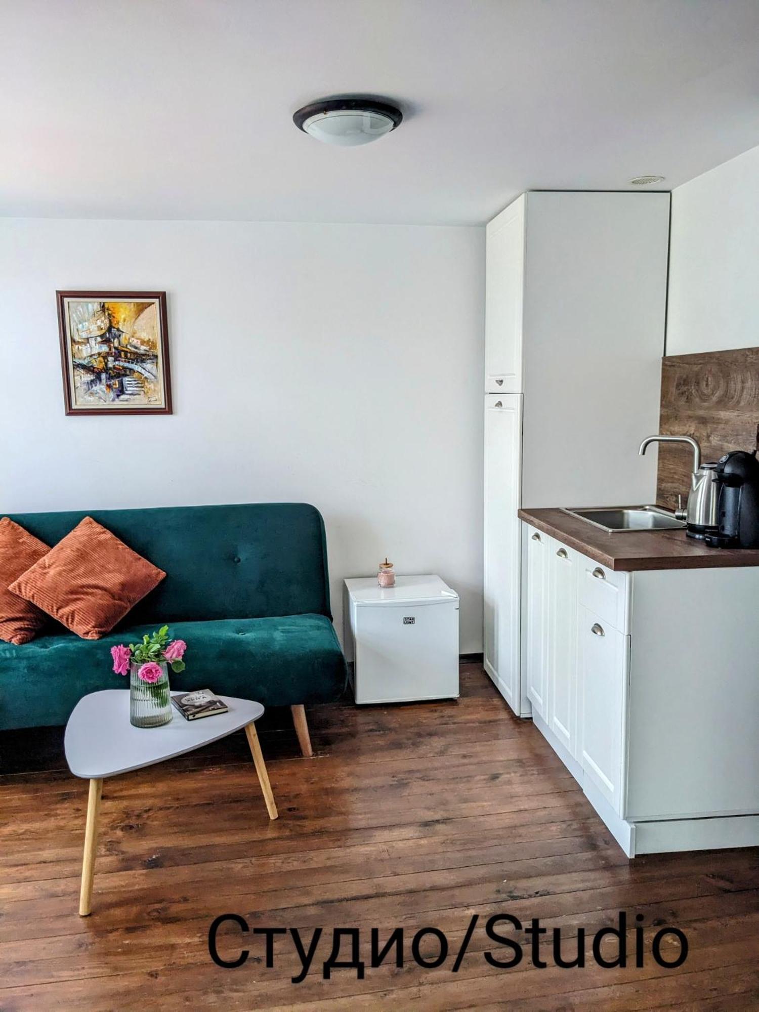 Honey I'M Home Apartments Veliko Tărnovo Esterno foto